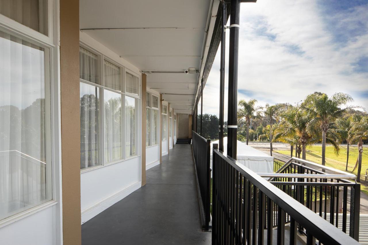 Rivers Apartments Motel Sale Gippsland Bagian luar foto